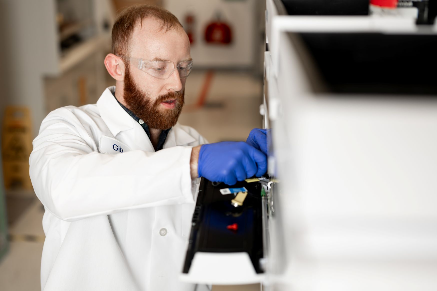 Laboratory instrument services and relocations